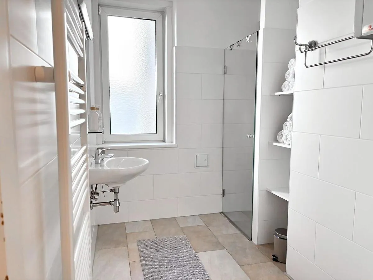 Bright - 3Br - Fast Wifi - At Bus And Tram Station Apartment Vienna