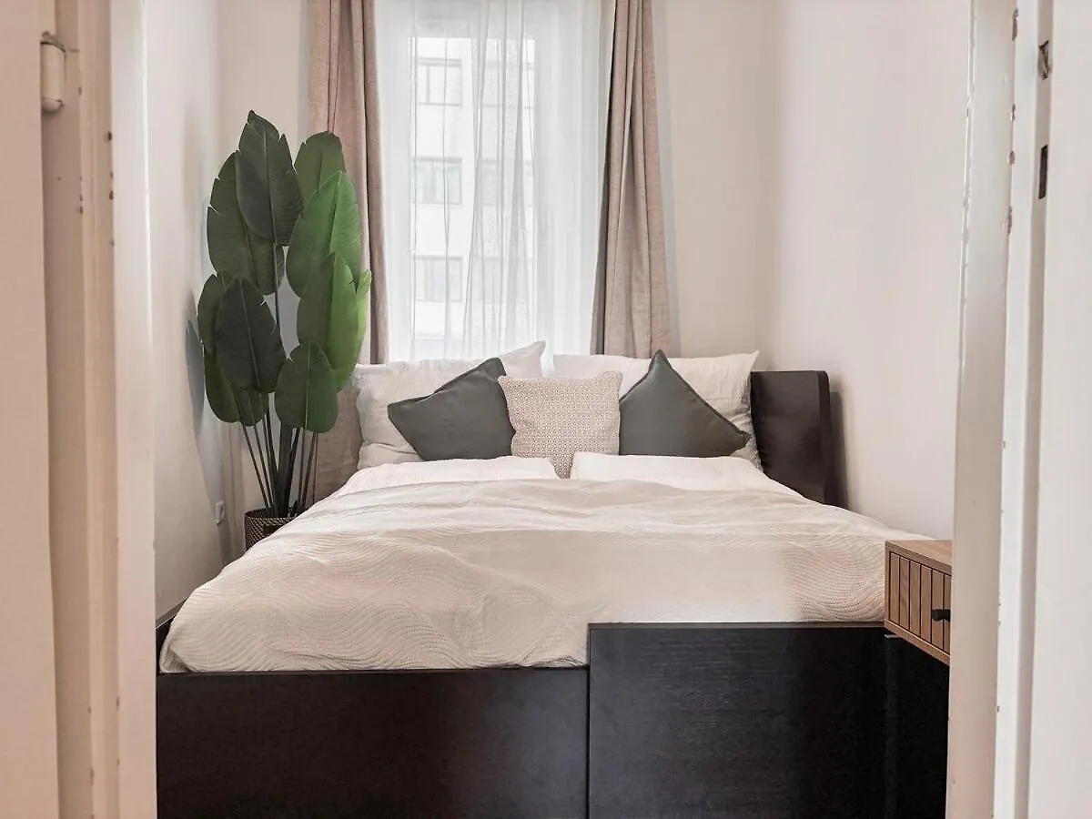 Bright - 3Br - Fast Wifi - At Bus And Tram Station Apartment Vienna