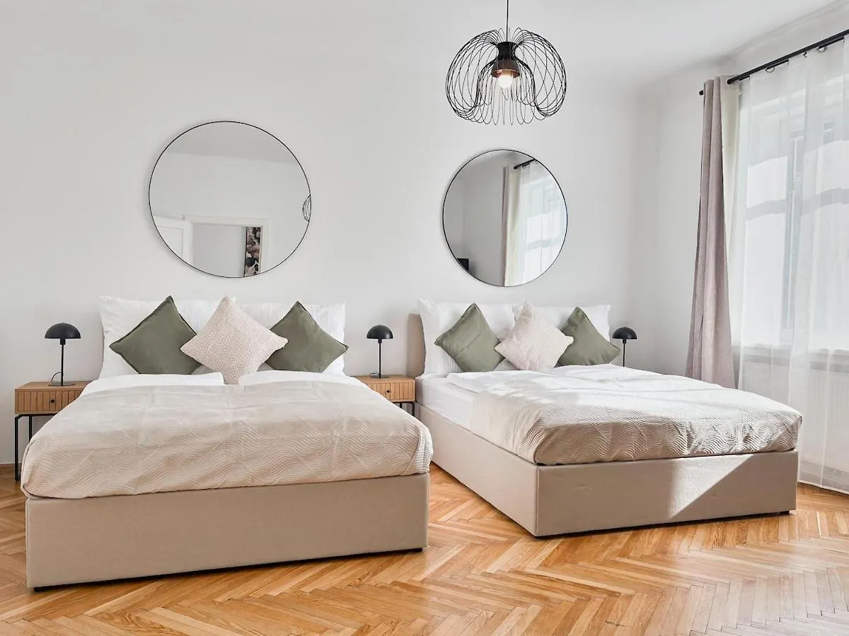 Bright - 3Br - Fast Wifi - At Bus And Tram Station Apartment Vienna